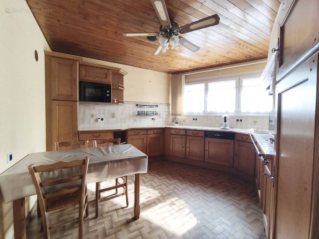 Maison à SAINT-JEAN-DE-LA-RUELLE