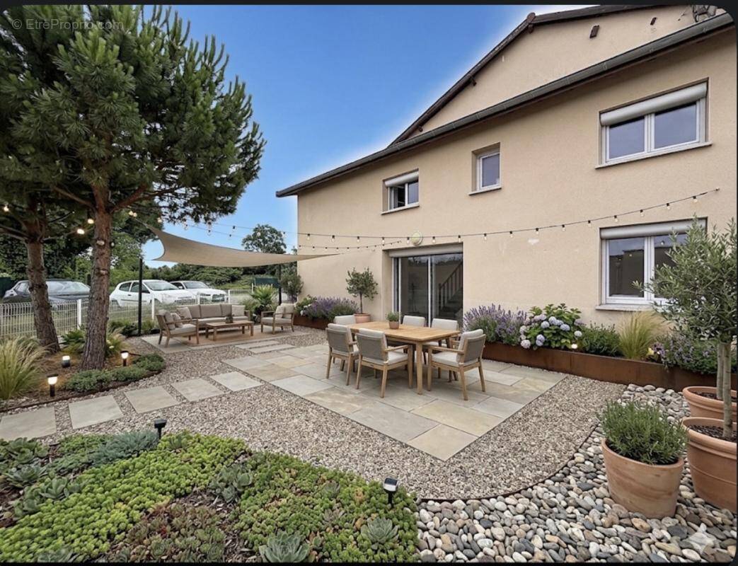 Appartement à SAINT-SYMPHORIEN-D'OZON