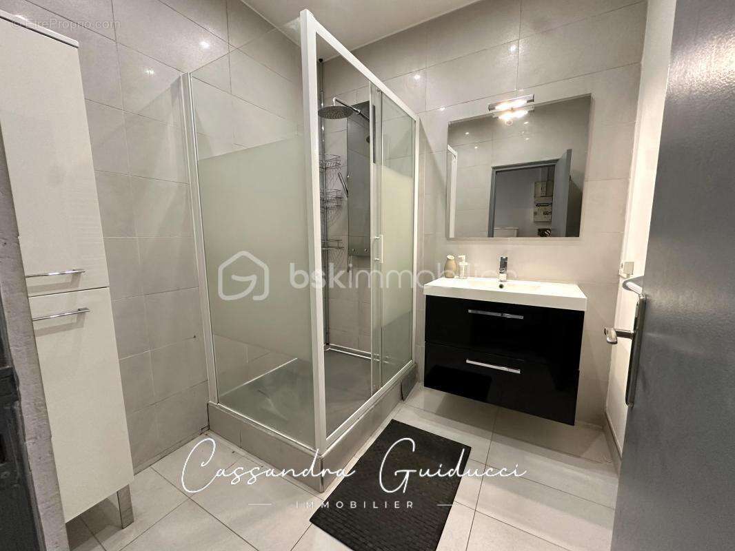 Appartement à MARSEILLE-7E