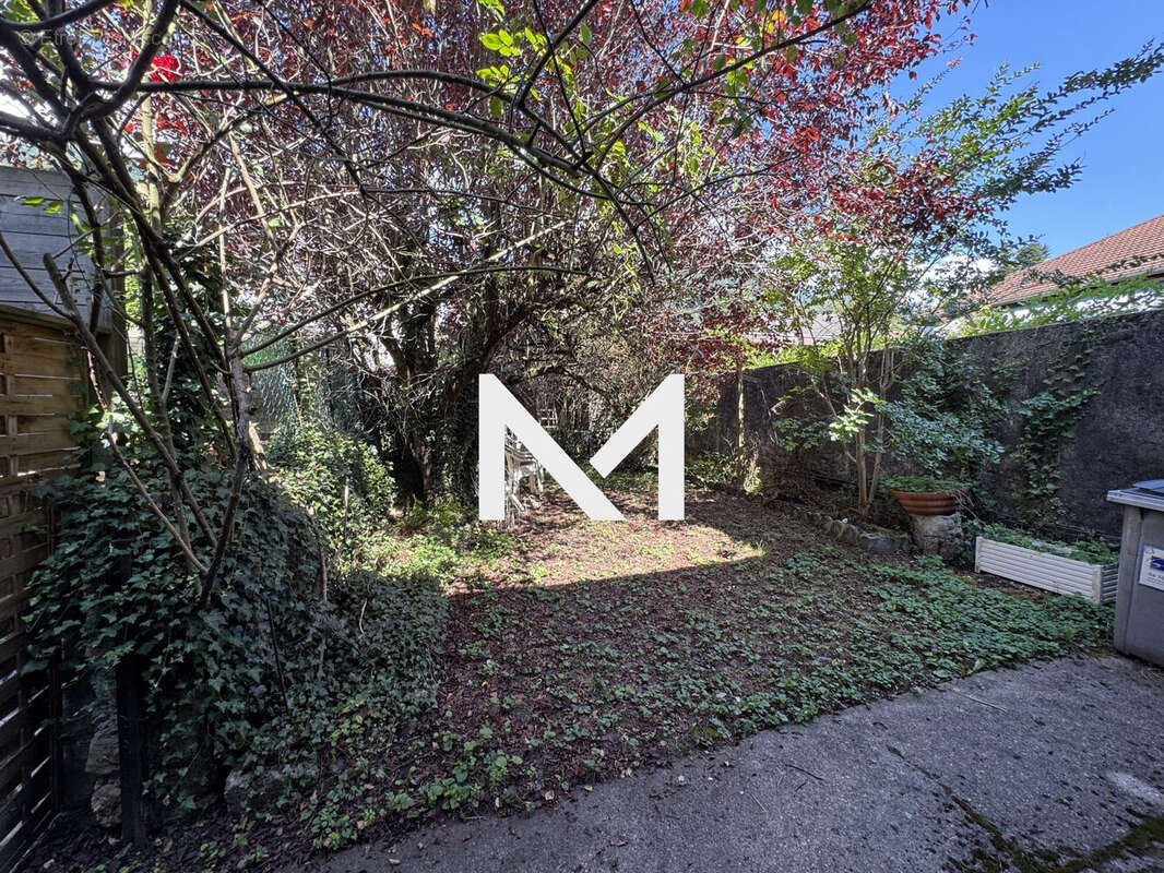 Maison à LA TERRASSE