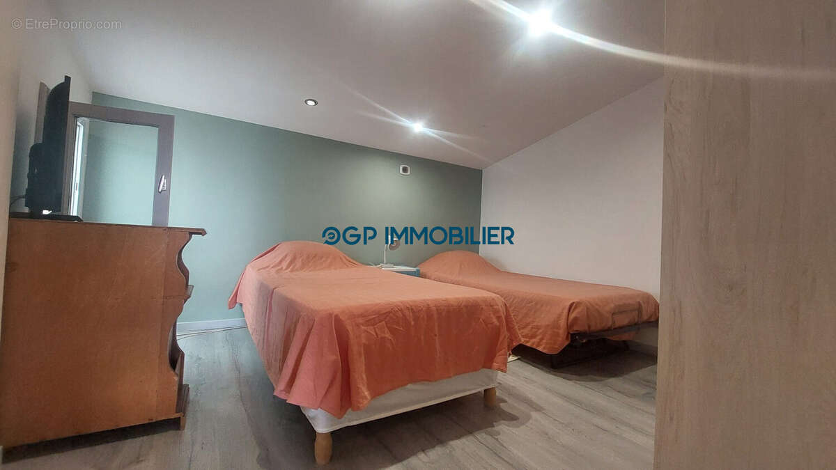 Maison à SAINT-ETIENNE-DE-TULMONT