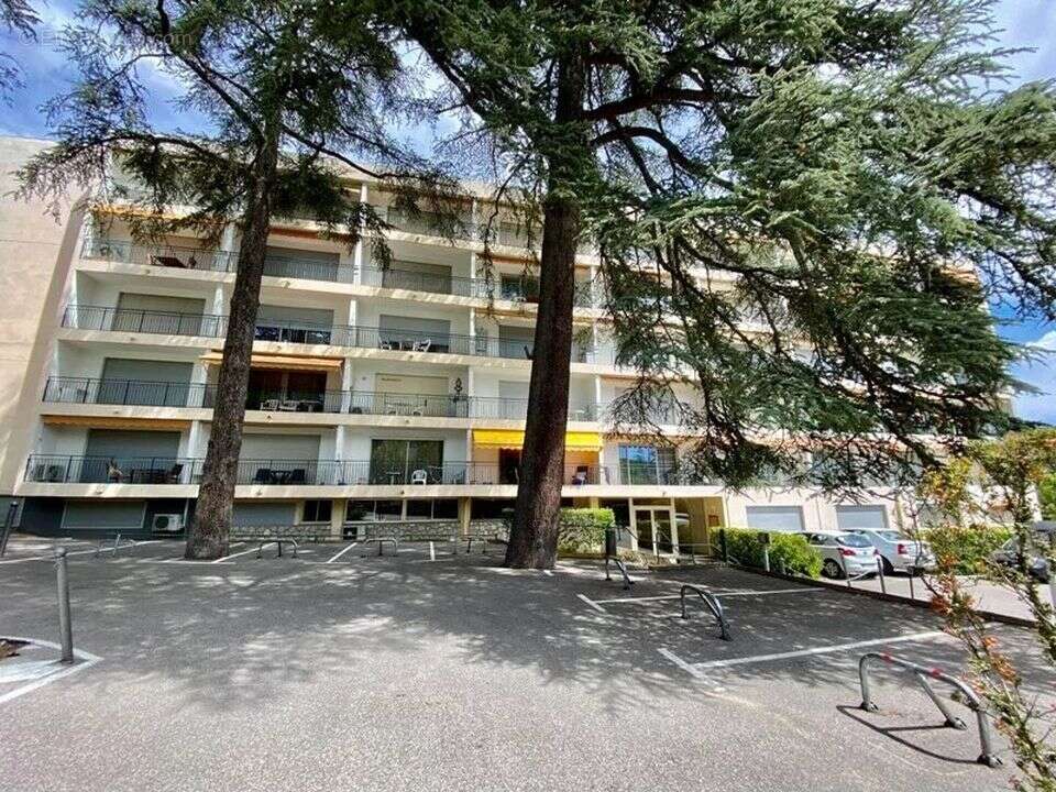 Appartement à GREOUX-LES-BAINS