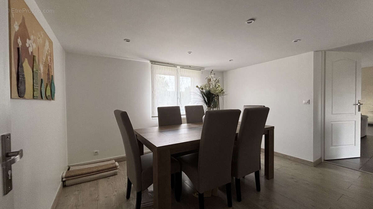 Maison 141 m² à Savigneux  - photo 8