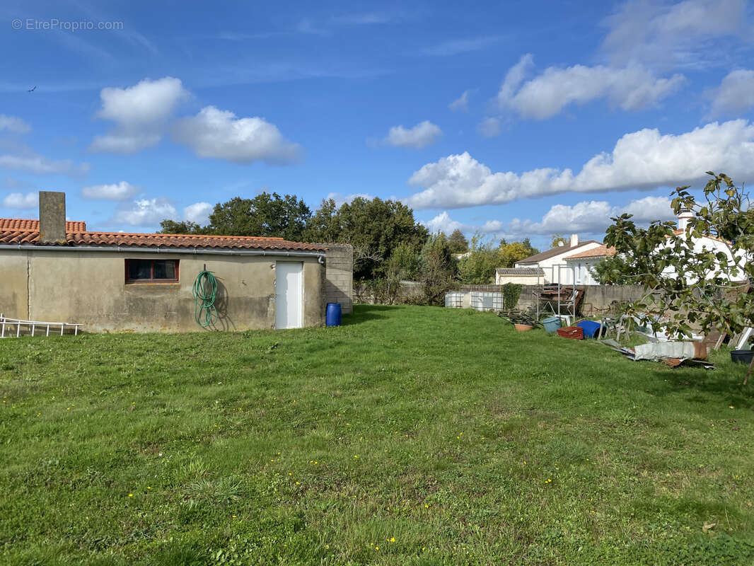 Terrain à L&#039;AIGUILLON-SUR-VIE