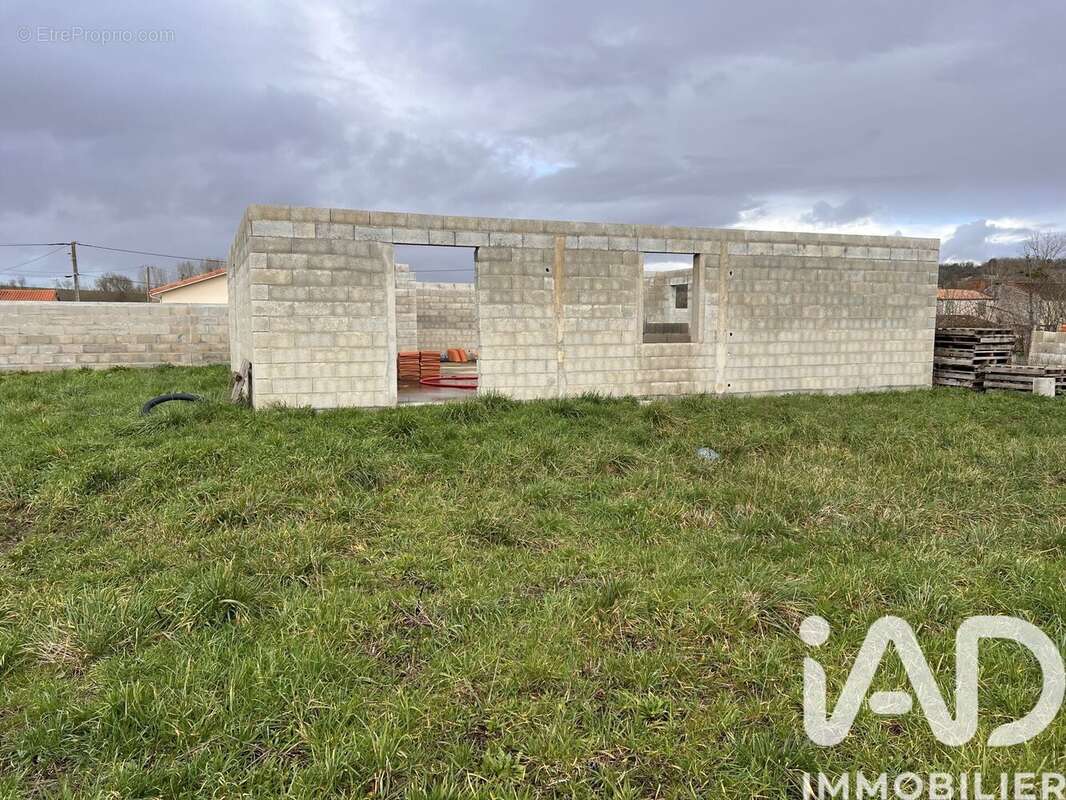 Maison 76 m² à Saint-Groux  - photo 5
