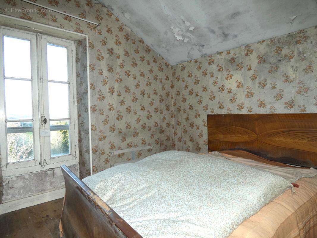 Maison Nailhac 160 m2 / 4 chambres / grange / hangar / terrain 1 hectare - photo 16