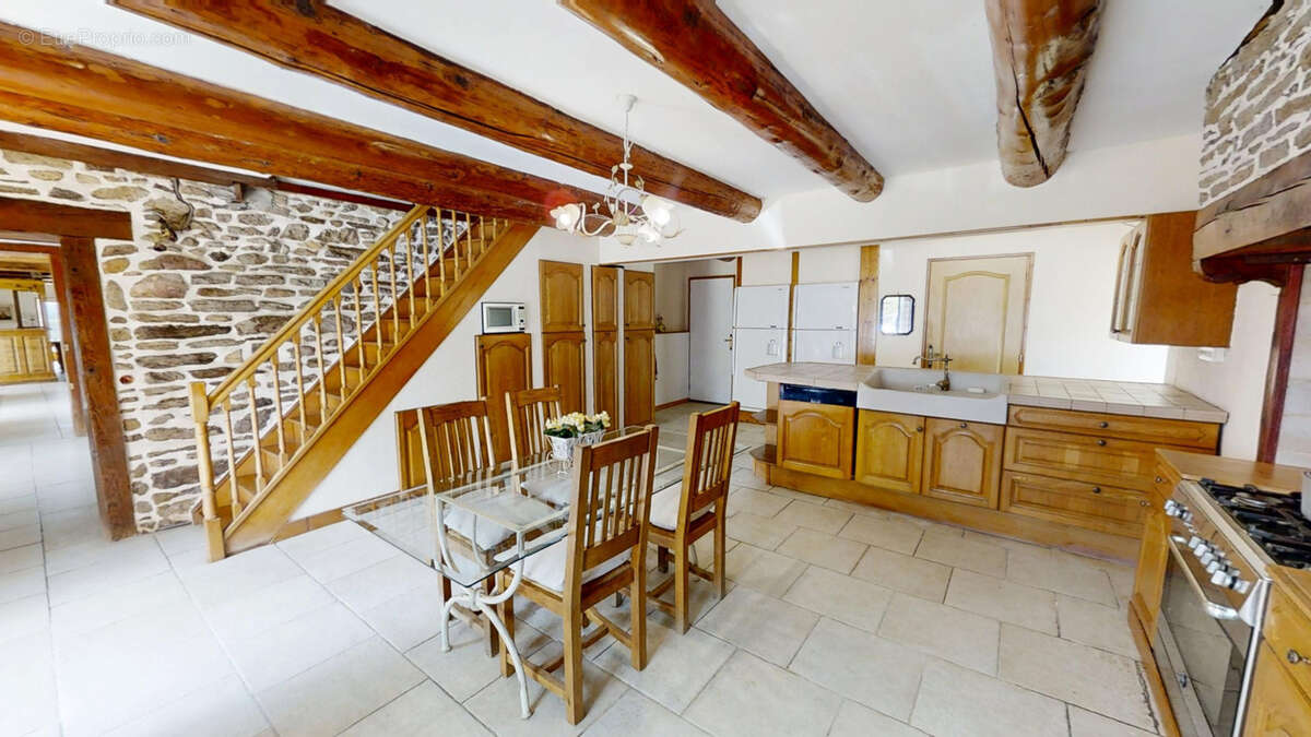 Maison à LA CHAPELLE-LAURENT