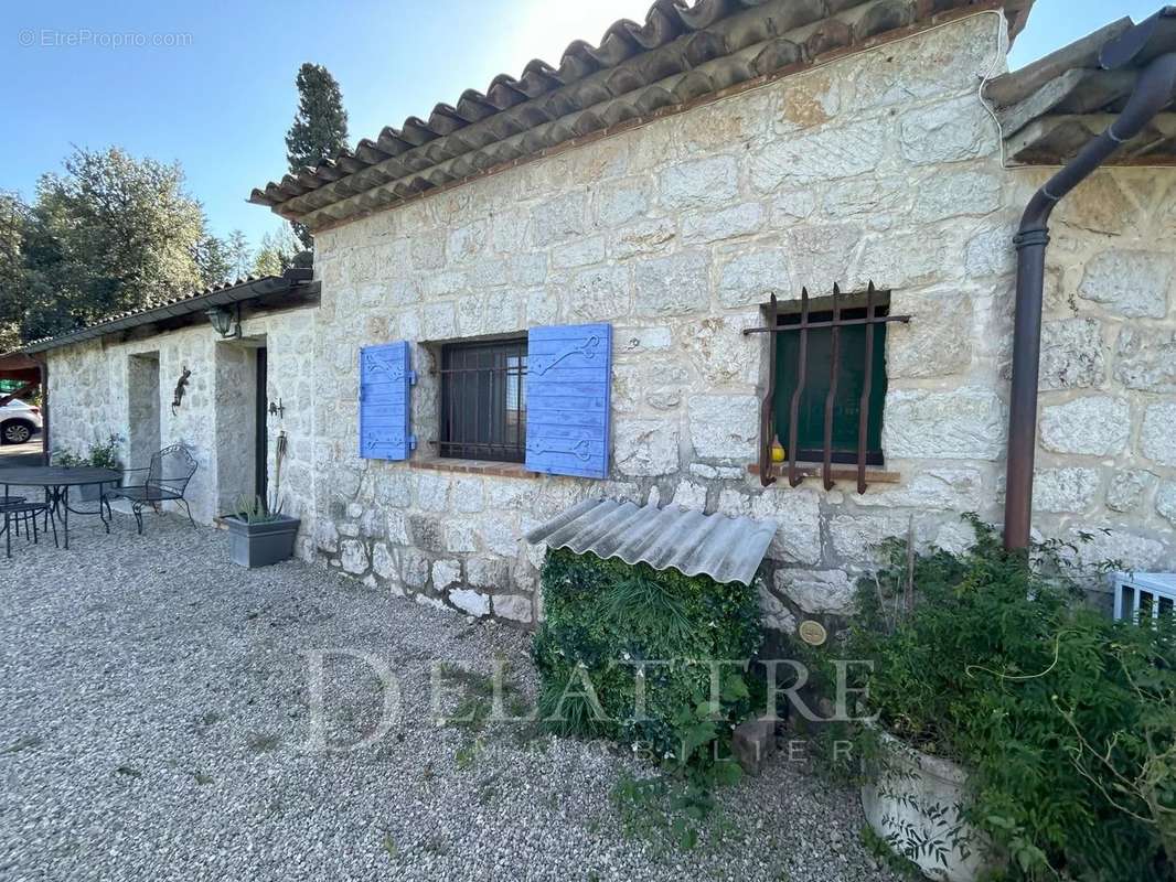 Maison à ROQUEFORT-LES-PINS