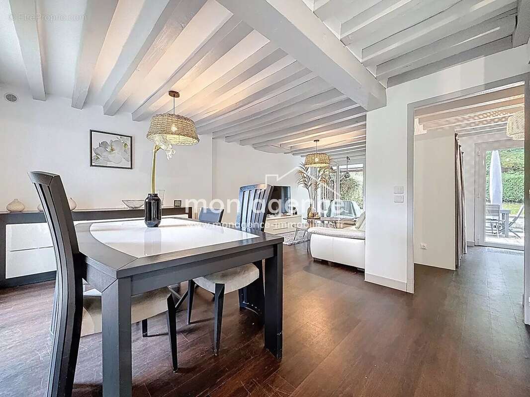 Maison à FRANQUEVILLE-SAINT-PIERRE