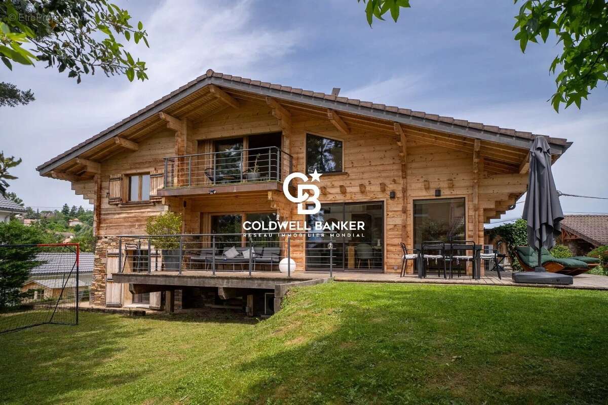 Maison chalet à Vétraz-Monthoux avec piscine chauffée, 5 chambres et jardin arboré - photo 2