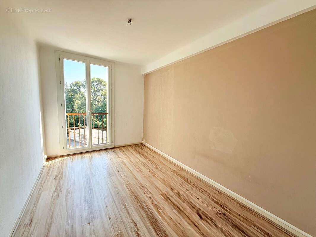 Beau T4 Traversant de 66m2 avec balcon - photo 8