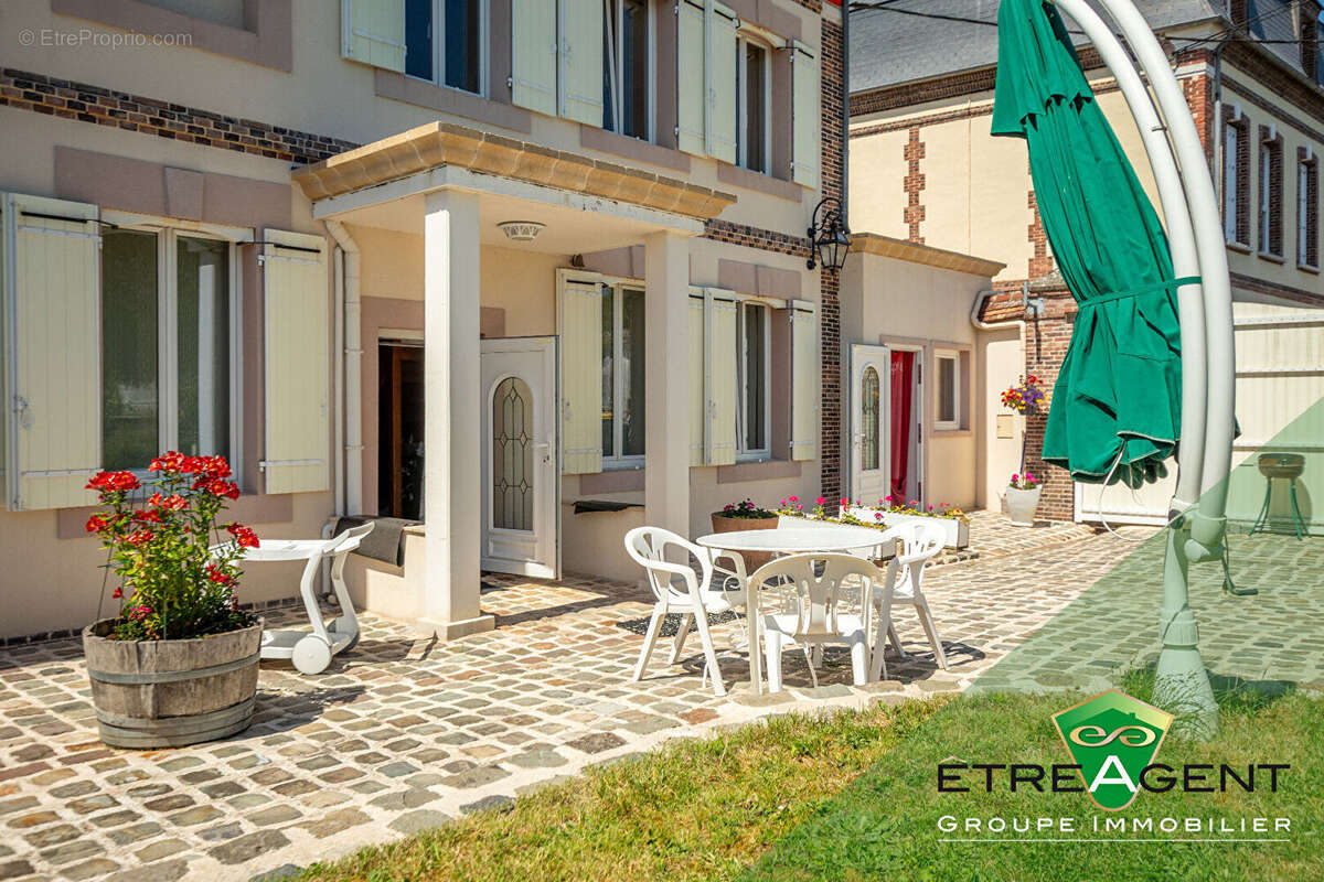 Maison LA NEUVE LYRE - 170 m² - 3 chambres - photo 2