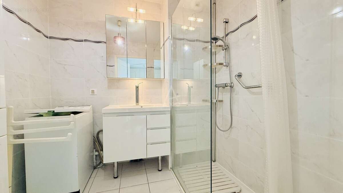 T3 61 m² Saint-Raphaël, terrasse vue mer et piscine en rooftop - photo 11