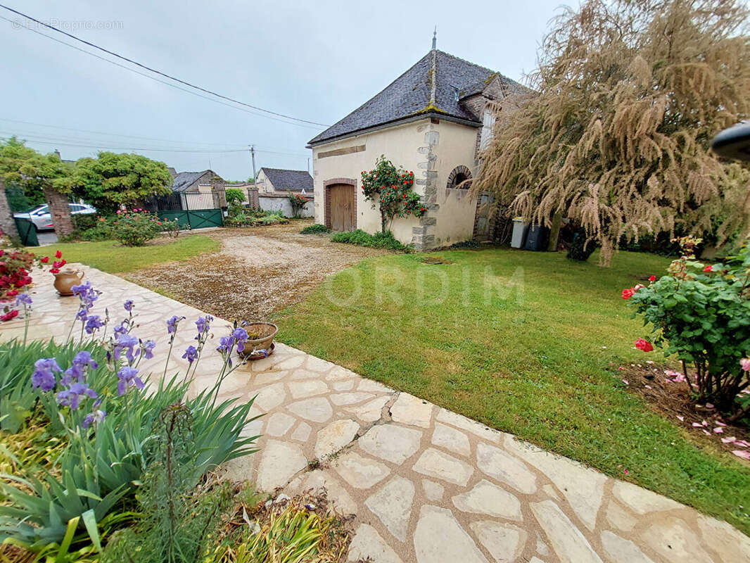 Maison à CHAUMOT