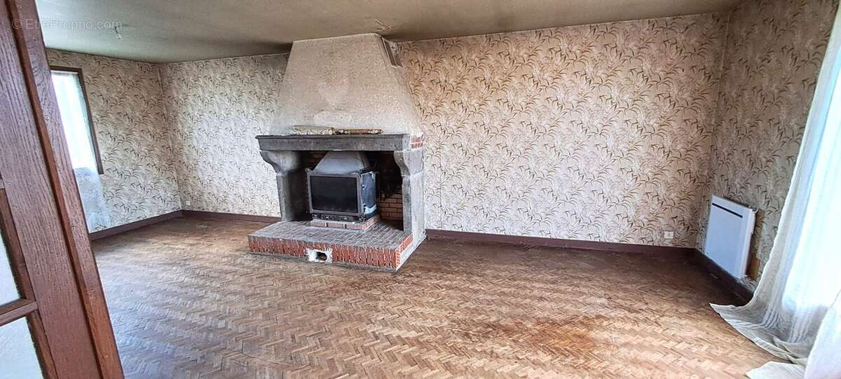 Maison à CUNLHAT