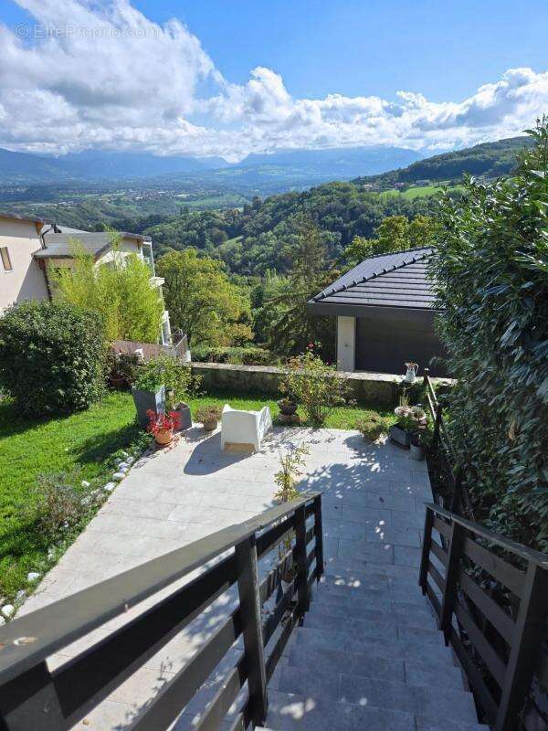 Appartement à MONNETIER-MORNEX