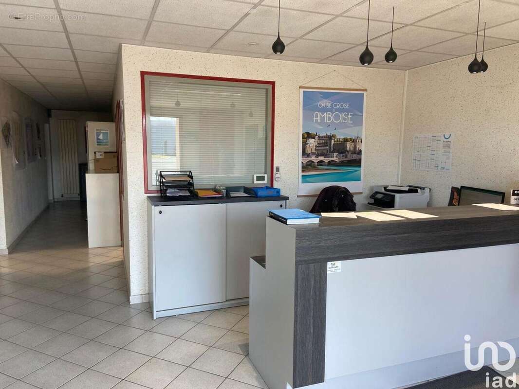 Photo 2 - Commerce à POCE-SUR-CISSE