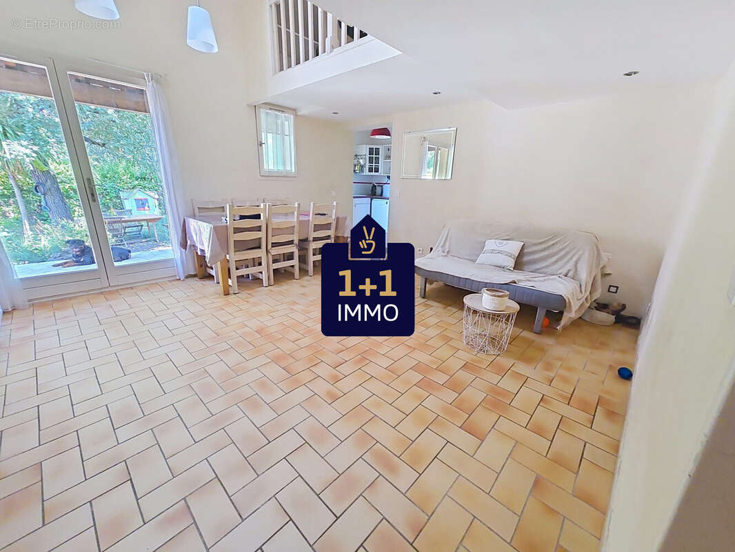 Maison à TOURRETTES