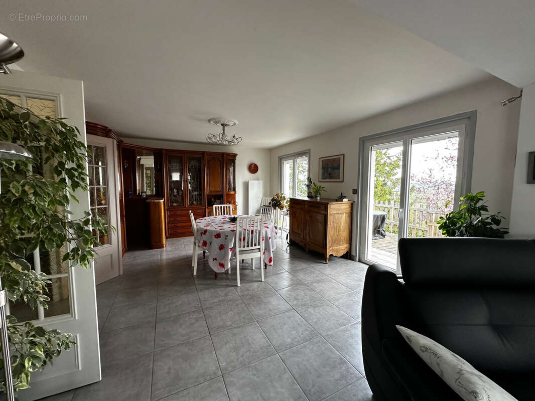 Maison à AMBIERLE
