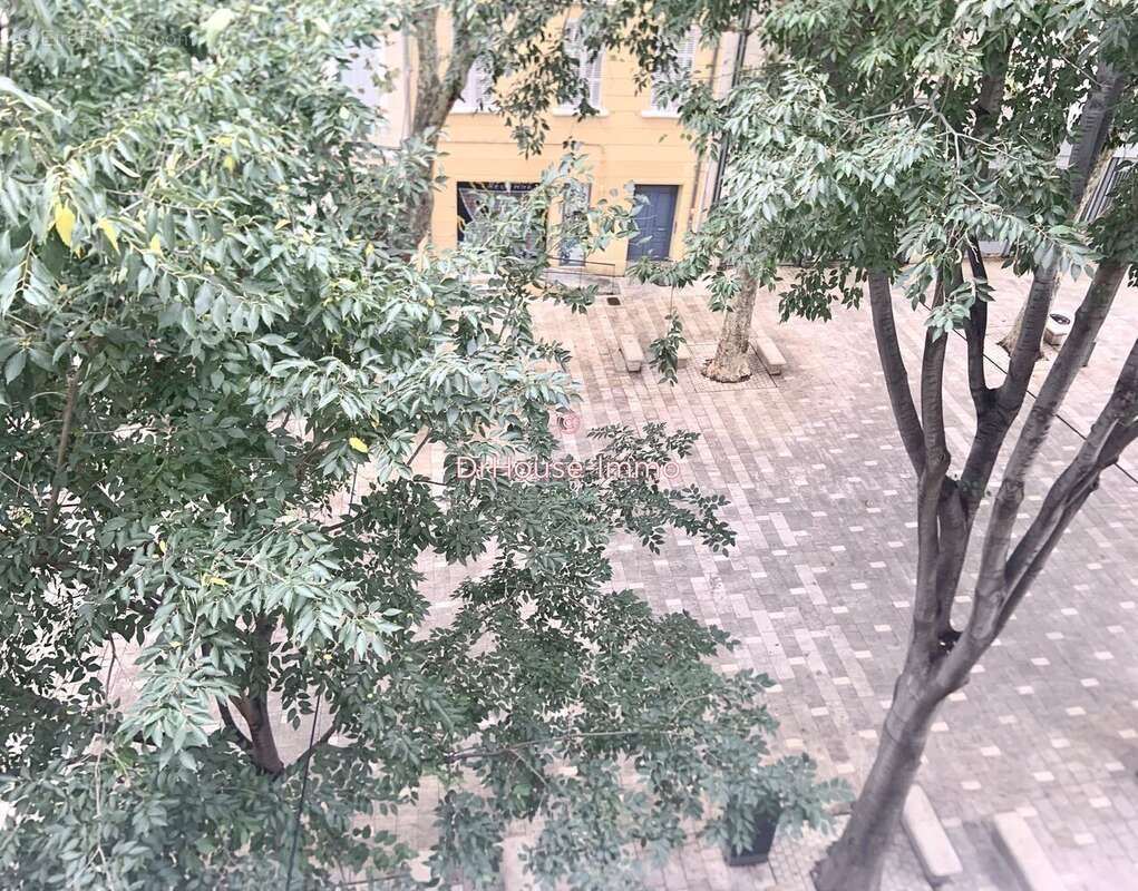 Appartement à MARSEILLE-1E