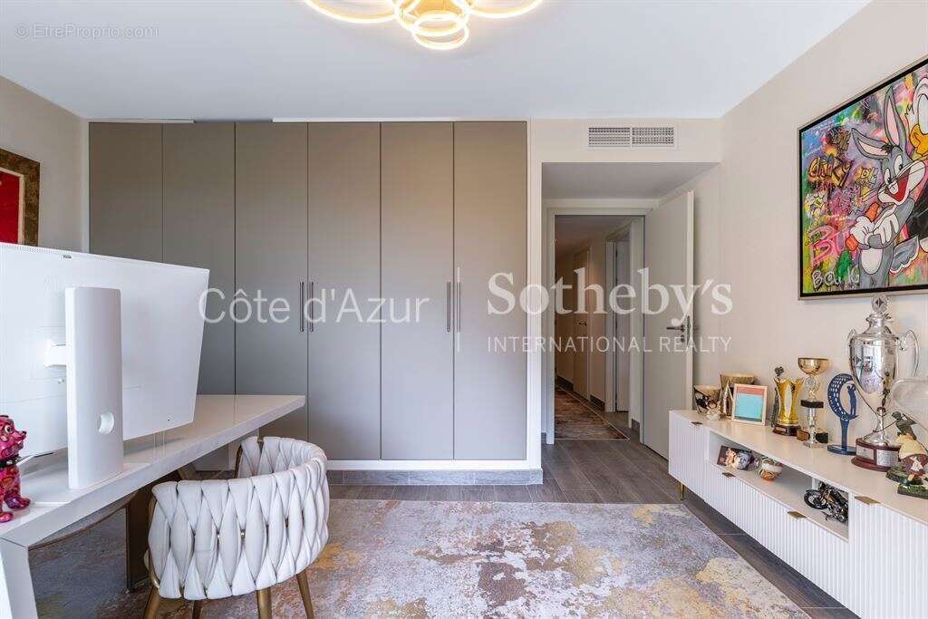 Appartement à EZE