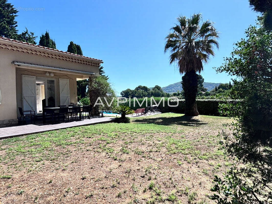 Saint-cyr-sur-mer   maison avec piscine a proximité  du village - photo 3