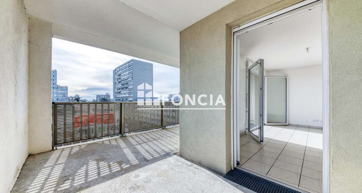 Appartement à RILLIEUX-LA-PAPE