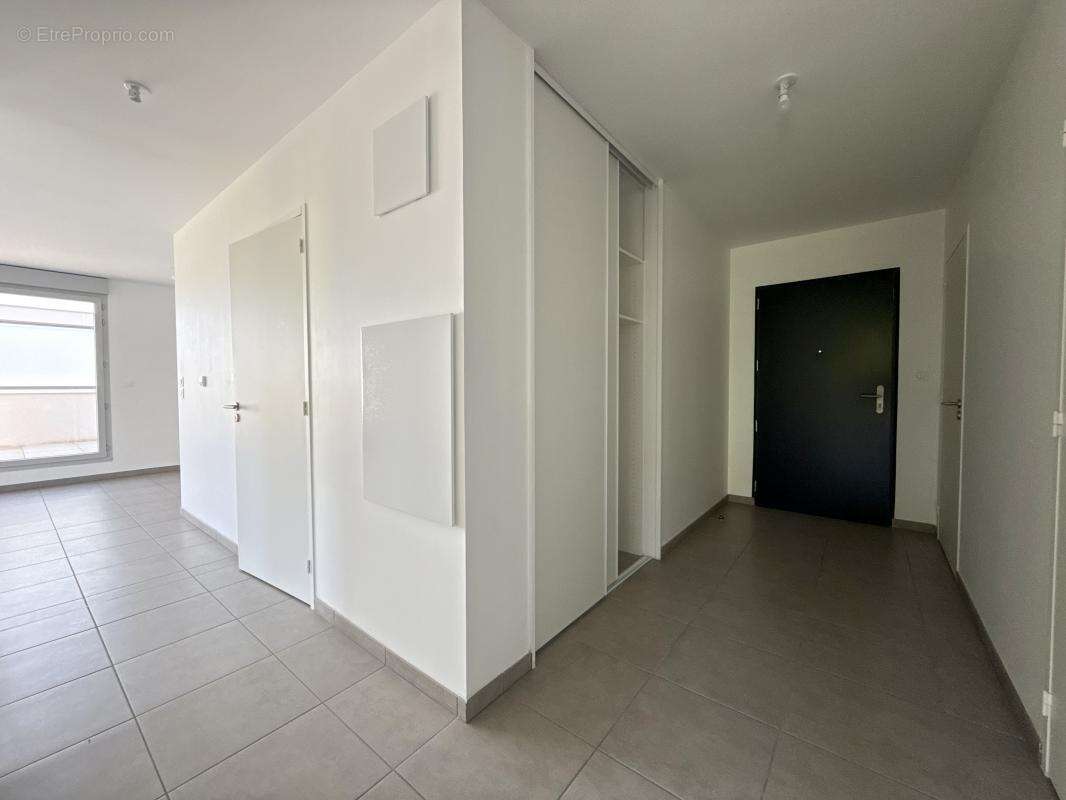 Appartement trois pièces récent au dernier étage + garage  et place de stationnement - photo 10