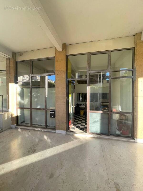 Commerce à MARSEILLE-5E