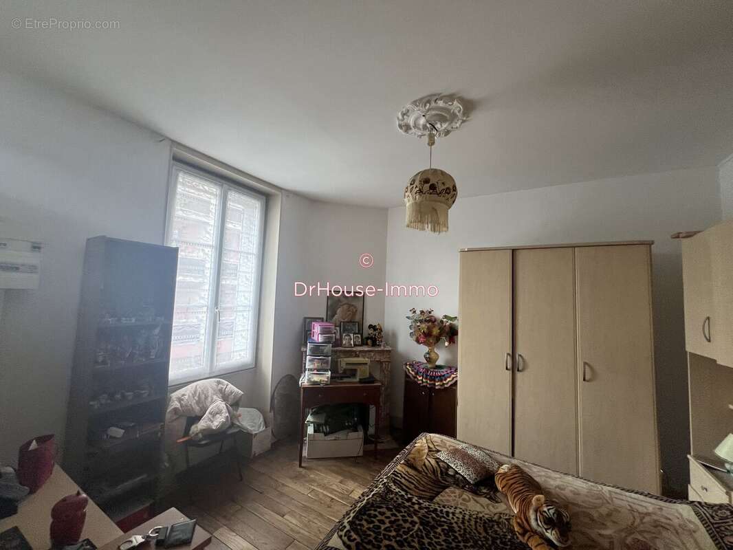 Appartement 264 m² à Vierzon  - photo 9