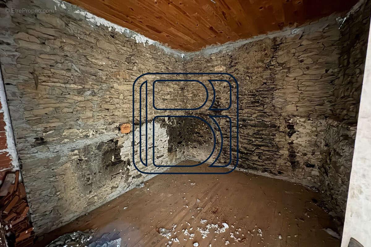Maison 68 m² à Arlanc  - photo 7