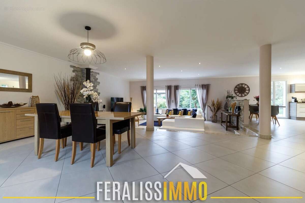 Maison à VAUX-SUR-SEINE