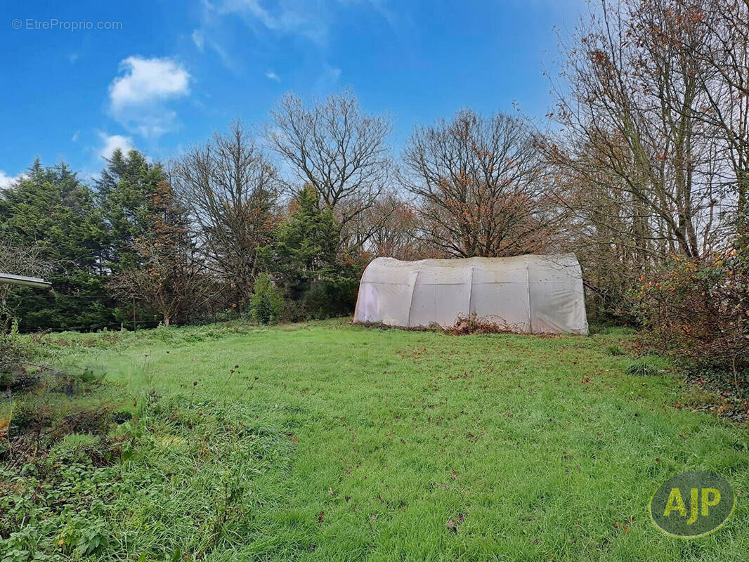 Terrain à FROIDFOND