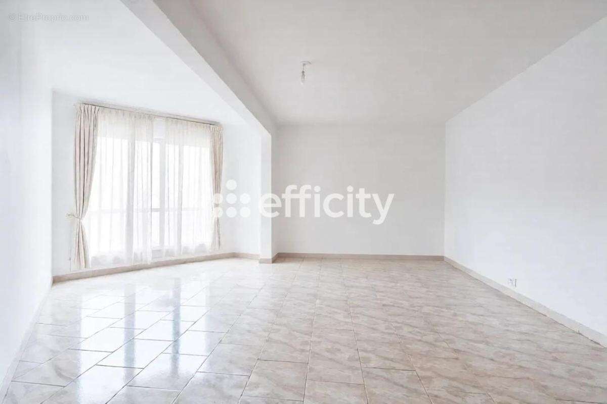 Appartement à ROSNY-SOUS-BOIS