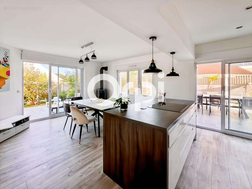 À 900 m de la plage d'Ambleteuse - Maison individuelle 5 pièces jardin garage et dépendance - photo 3