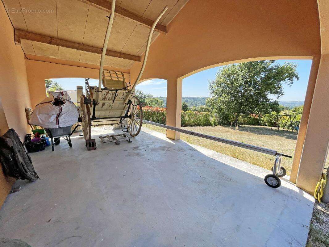 Maison à SAINT-PAUL-DE-SERRE