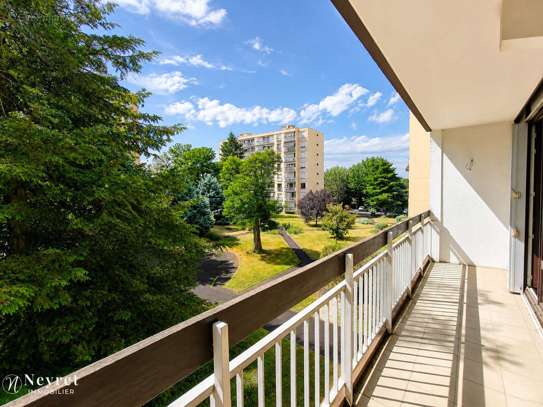 Appartement T5 en très bon état avec balcon, loggia et vue dégagée - photo 5