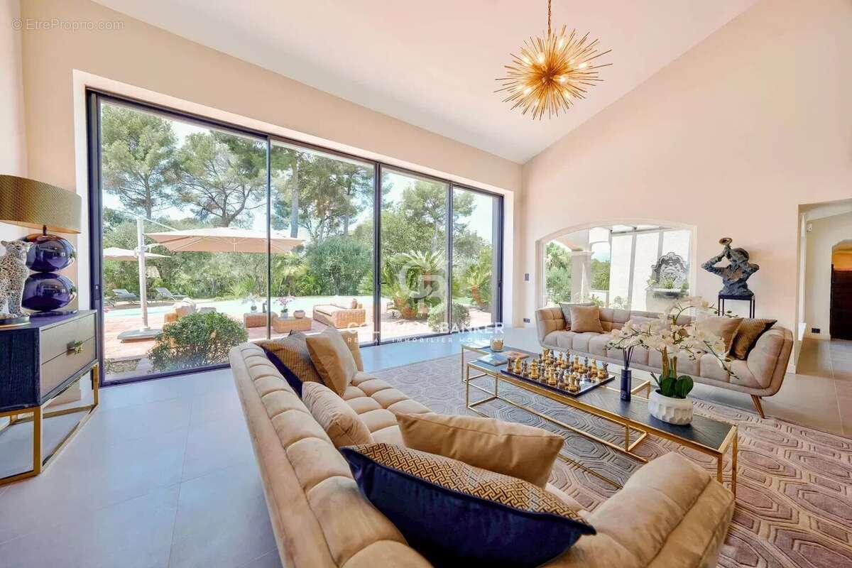 Maison à MOUGINS