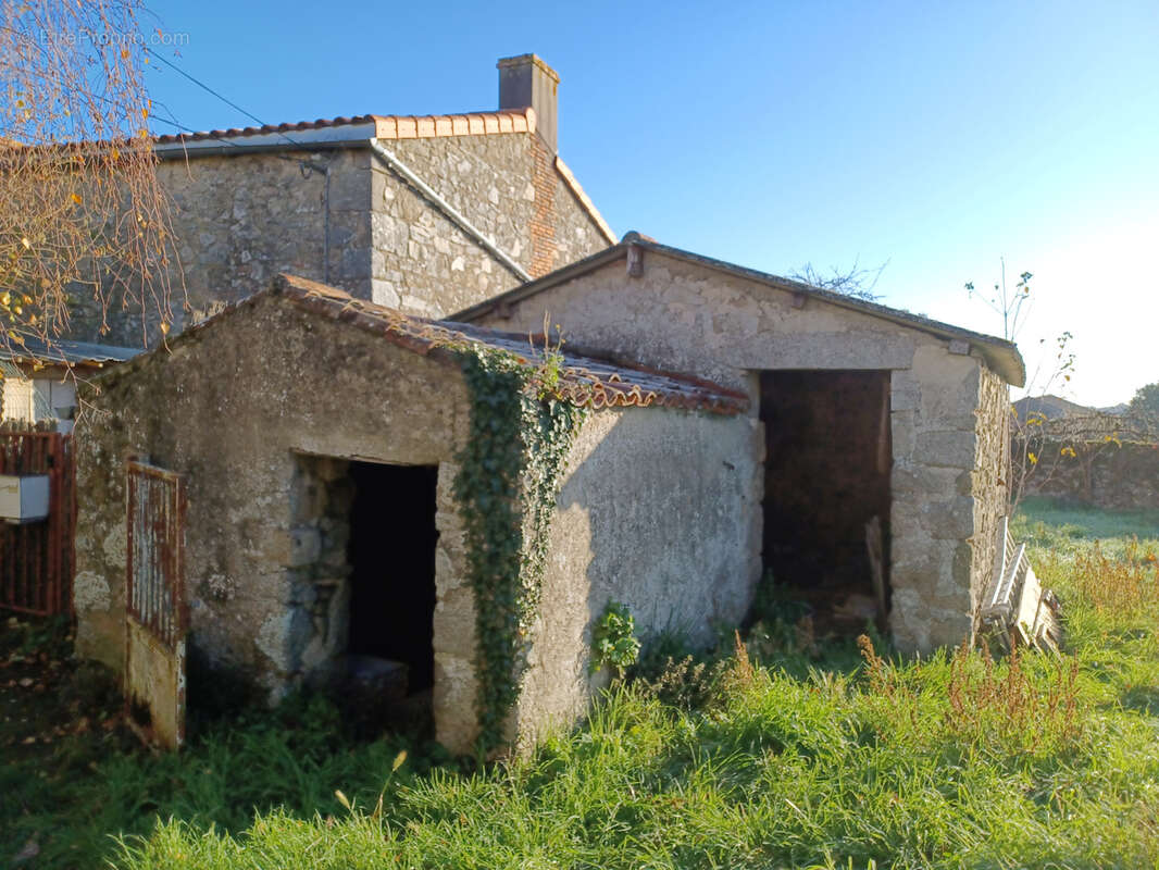Maison à NUEIL-LES-AUBIERS