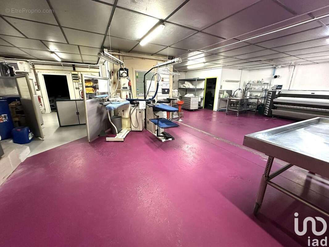 Photo 2 - Commerce à EPINAL