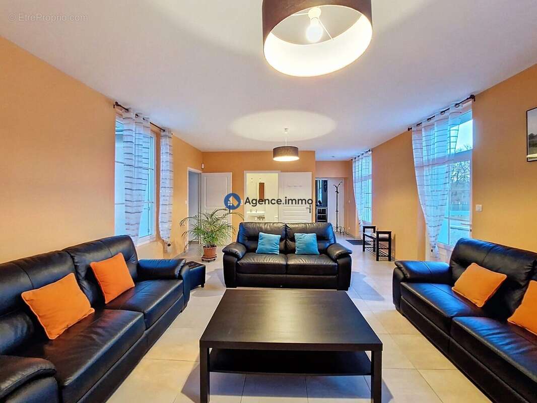 Maison à CHATEAU-LA-VALLIERE