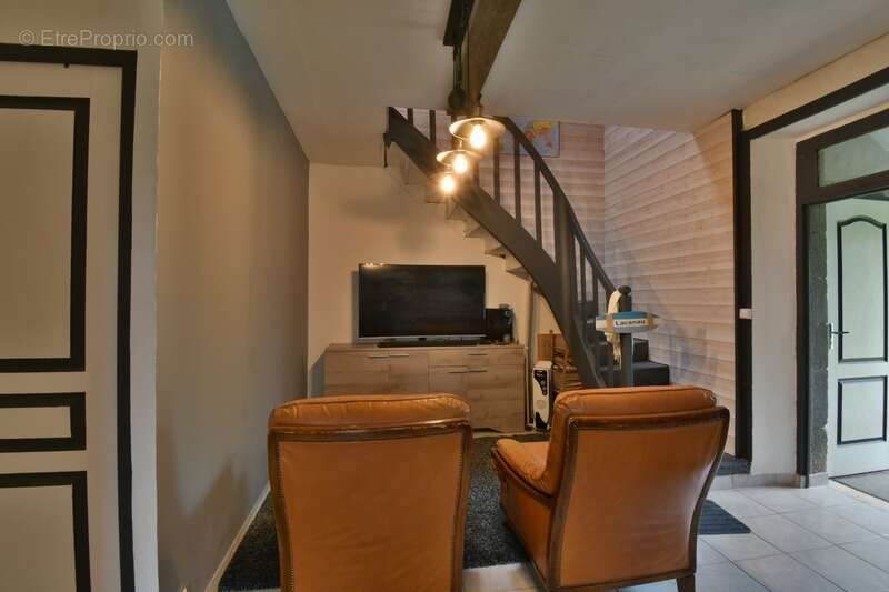 Maison à SAINT-LEGER-MAGNAZEIX