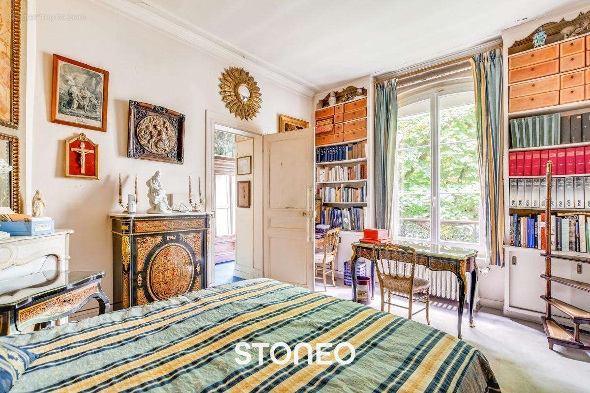 Maison à PARIS-16E