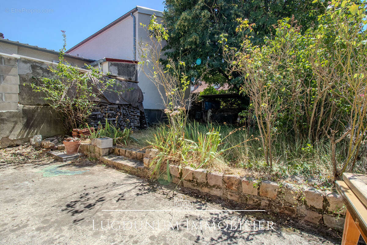 Maison Pont De Cheruy 6 pièce(s) 104 m2 + Jardin + Dépendance - photo 13