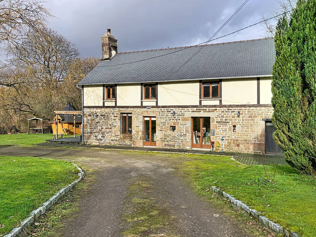 Maison à PERRIERS-EN-BEAUFICEL
