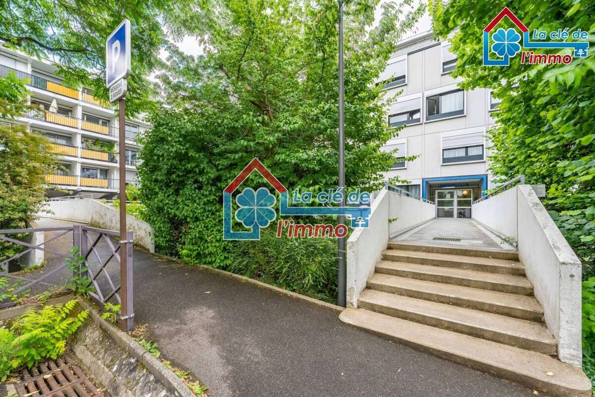 Appartement 2 chambres + balcon + cave - photo 11