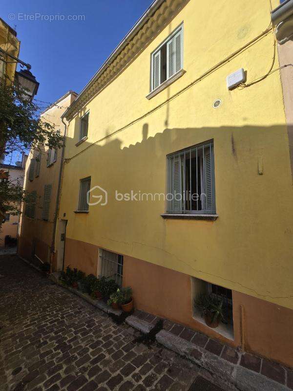Appartement à HYERES