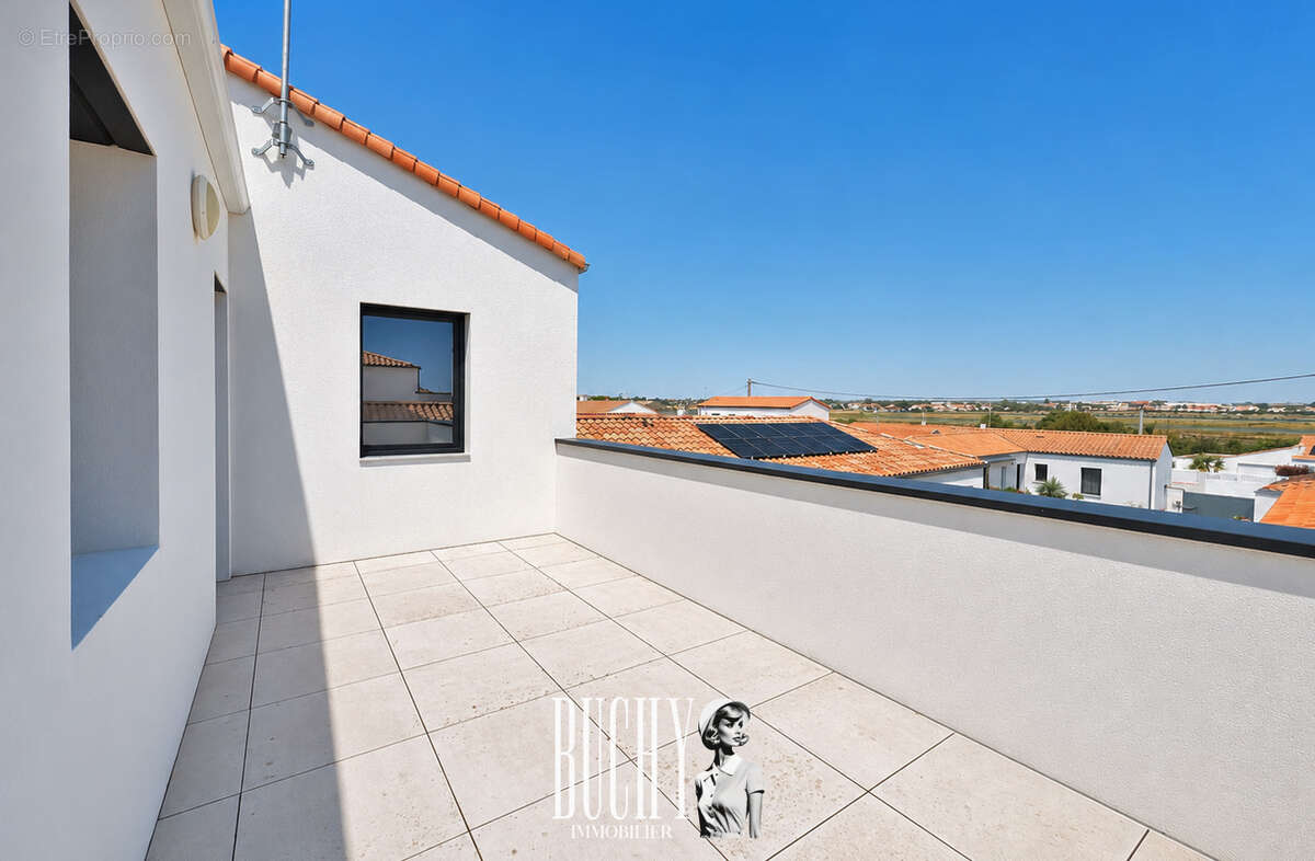 LA CHAUME - Maison T4 récente 128 m2 avec garage et vue sur les Marais. - photo 3