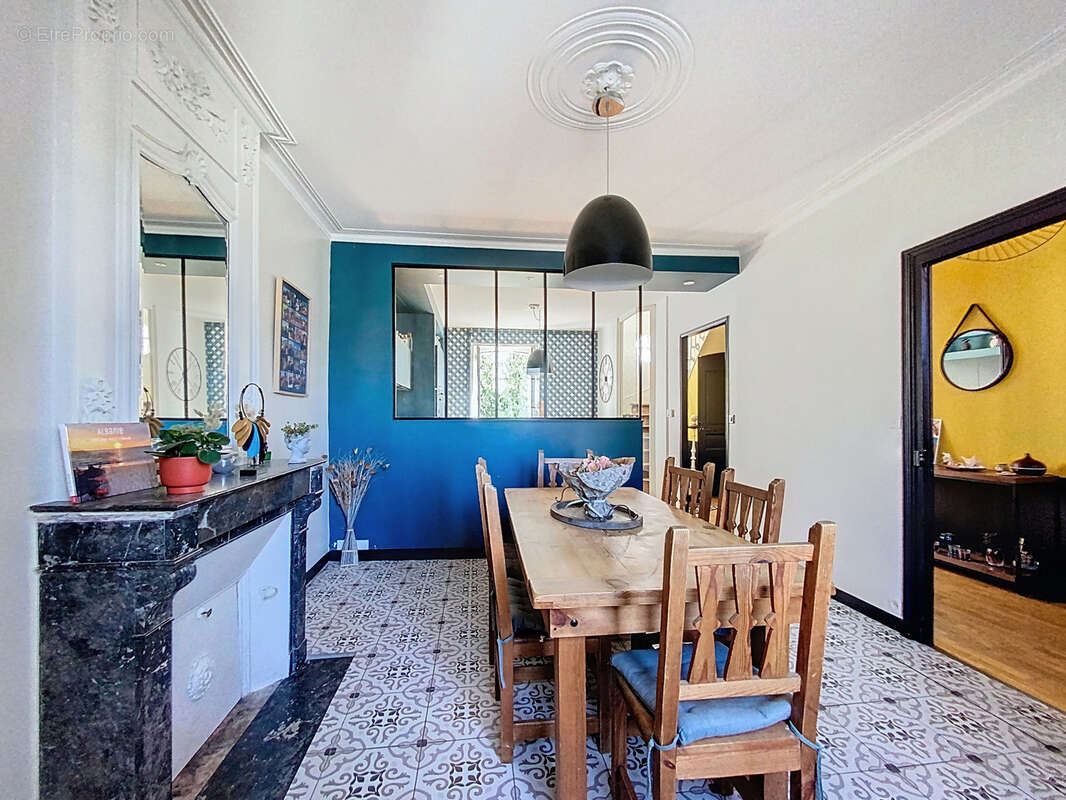 Maison à DONVILLE-LES-BAINS