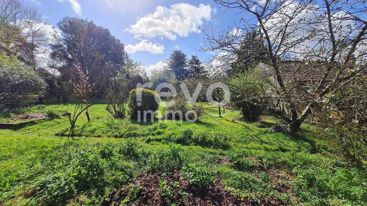 Terrain à MAUVES-SUR-LOIRE